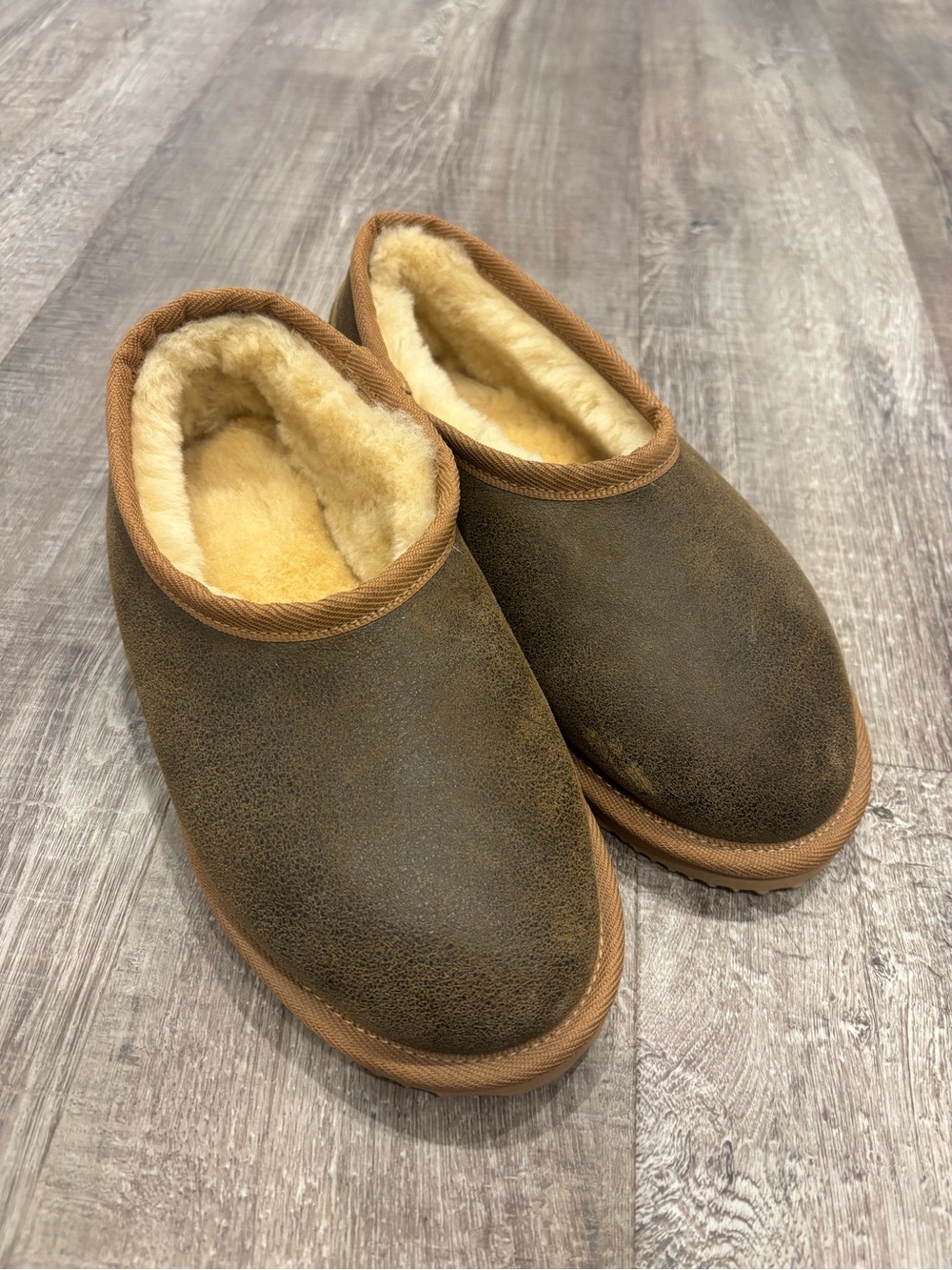 Ladies Uggs Australian Made Bomber Halfie